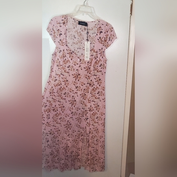 MINKPINK NWT Pink floral button down dual slit dress Large - Picture 2 of 8